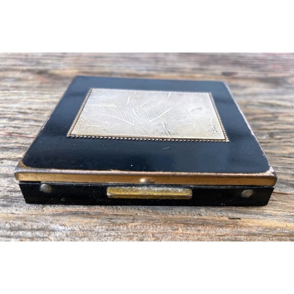 VIntage 1940s Black Enamel Brass Powder Compact With Mirror - Picture 12 of 12